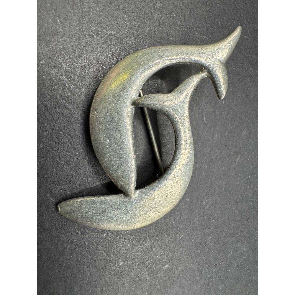 Vintage Ken Kantro Signed Harmony Bay Fish Dolphin Pewter Brooch Pin